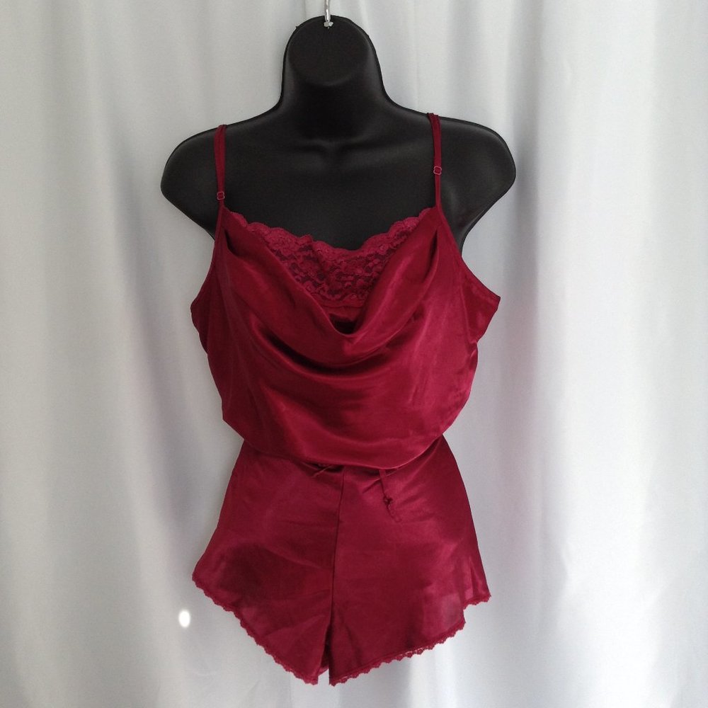 LA VIE EN ROSE BURGUNY 2 PIECES LINGERIE SIZE LARGE